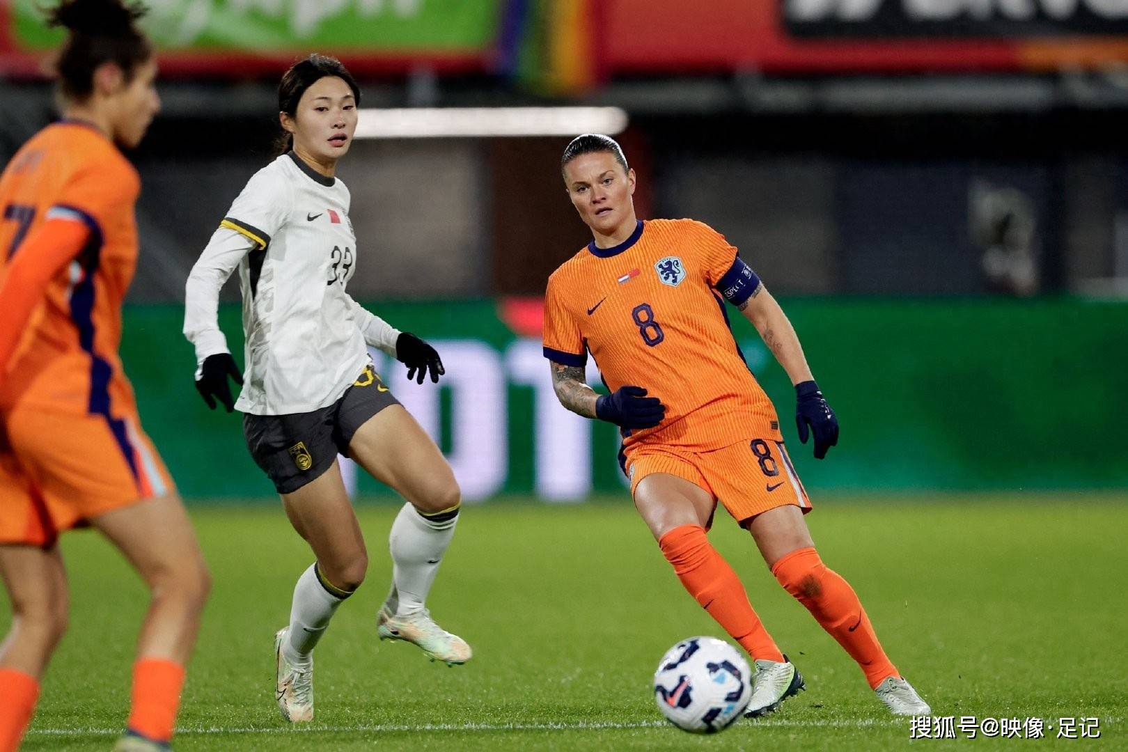 开云体育APP下载-亚洲女足名将传奇故事，球迷感动落泪
