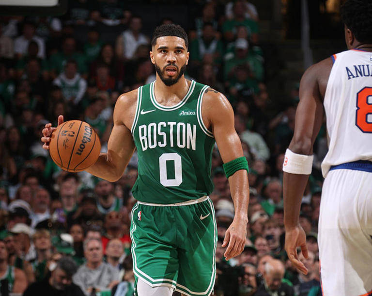 关于尼克斯队主场迎战凯尔特人，背靠背作战需争取胜利的信息