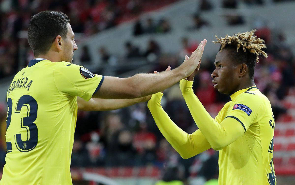 包含比利亚雷亚尔豪取客场胜利引领队伍迈向成功的词条