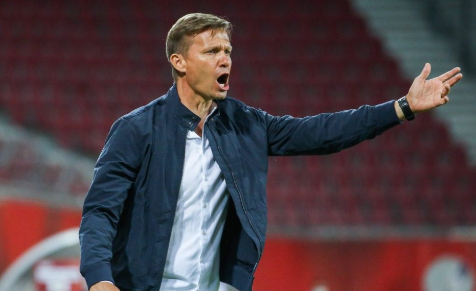 开云体育官方网站-萨尔茨堡主教练在训练中积极发挥