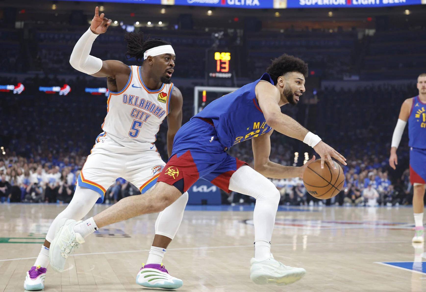 掘金队队员完成拉练,备战新赛季 掘金队队员完成拉练,备战新赛季