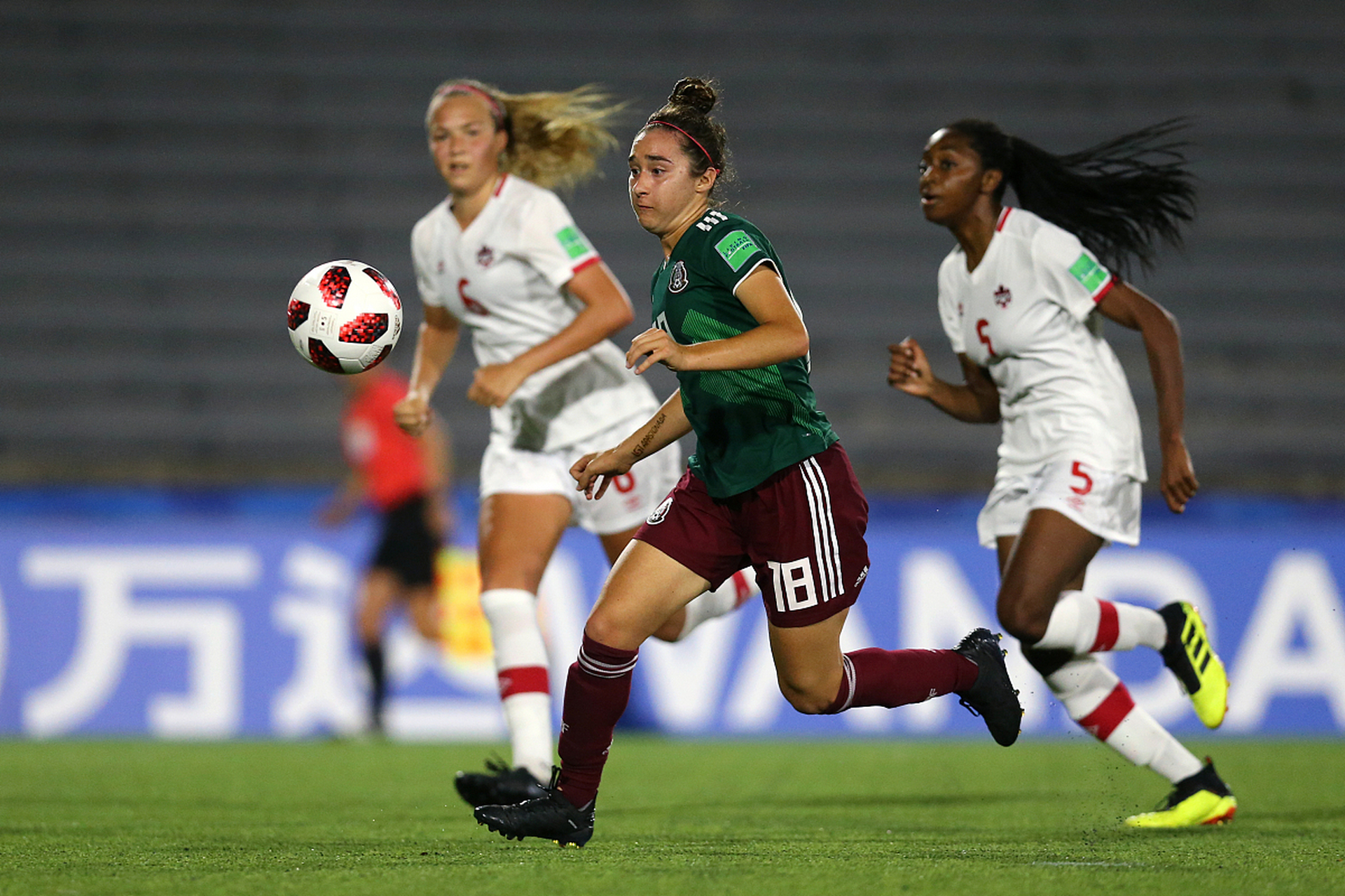 卡塔尔女足在比赛中展现出色的配合的简单介绍 卡塔尔女足在比赛中展现出色的配合的简单介绍