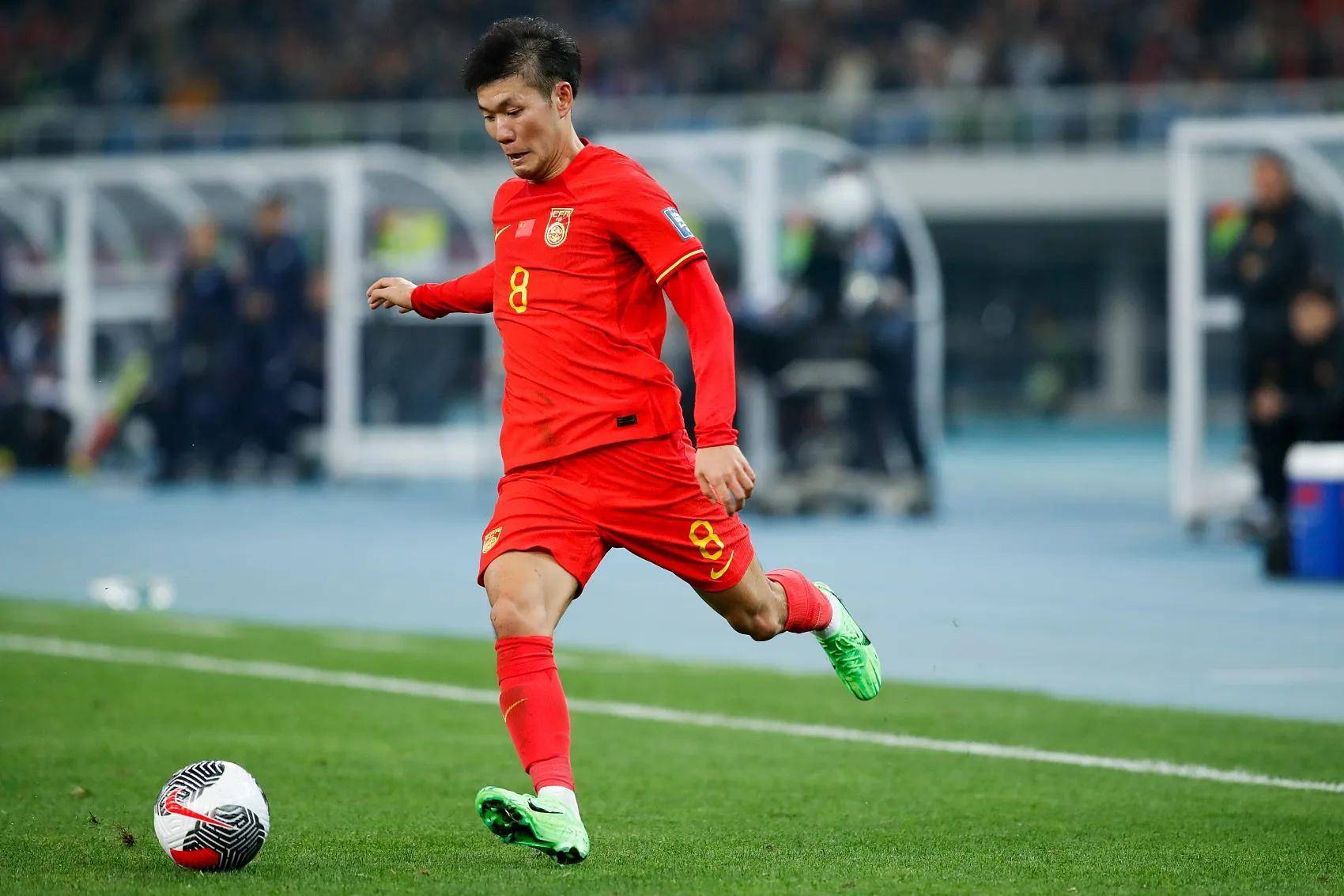 新晋球员获得机会,为球队贡献关键进球 新晋球员获得机会,为球队贡献关键进球