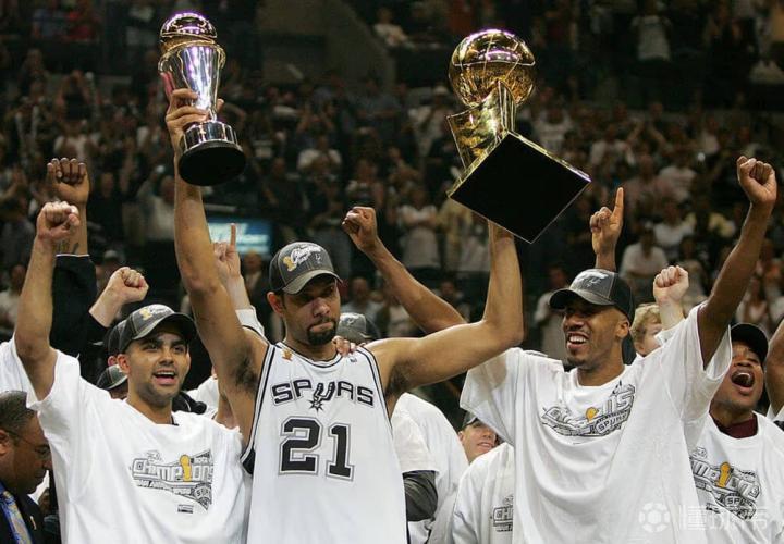 西部球队凭借火爆表现包揽全明星赛MVP和冠军 西部球队凭借火爆表现包揽全明星赛MVP和冠军