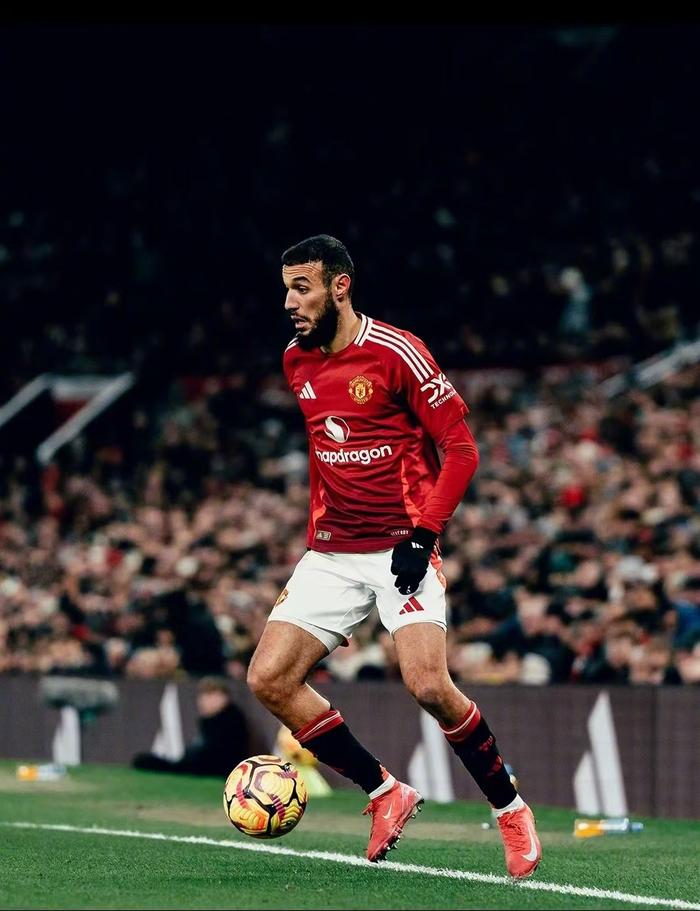 开云体育在线-曼联客场战平南安普顿，保住前四位置