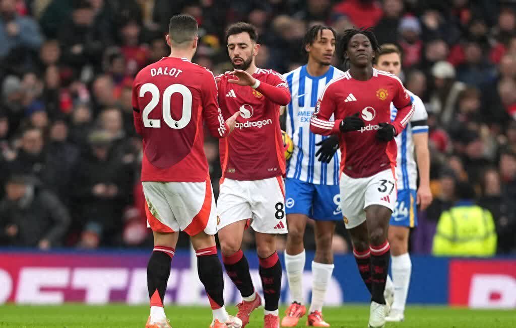 曼联客场战平南安普顿,保住前四位置 曼联客场战平南安普顿,保住前四位置