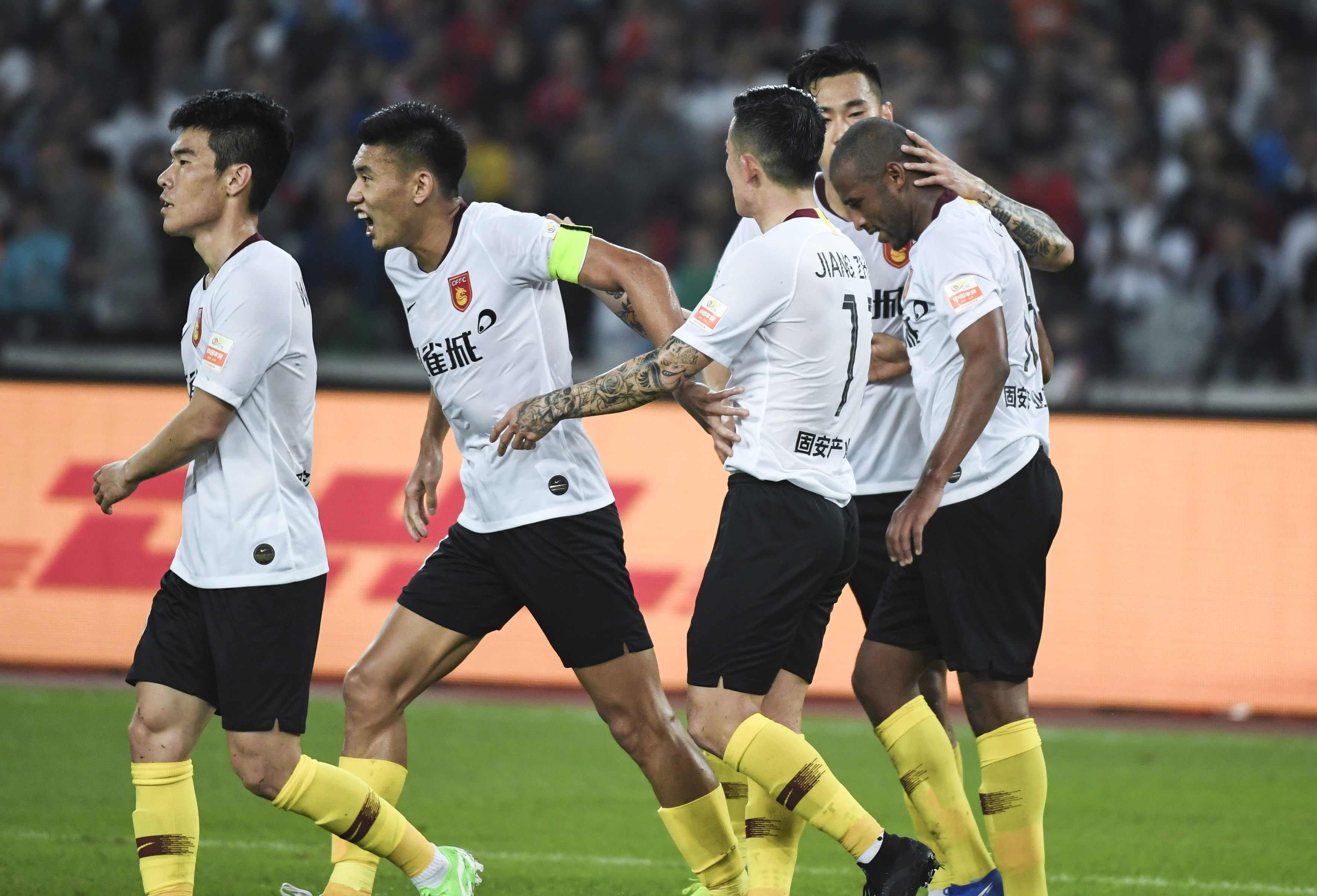 河北华夏幸福客场不敌广州富力，积分蒙阴影的简单介绍