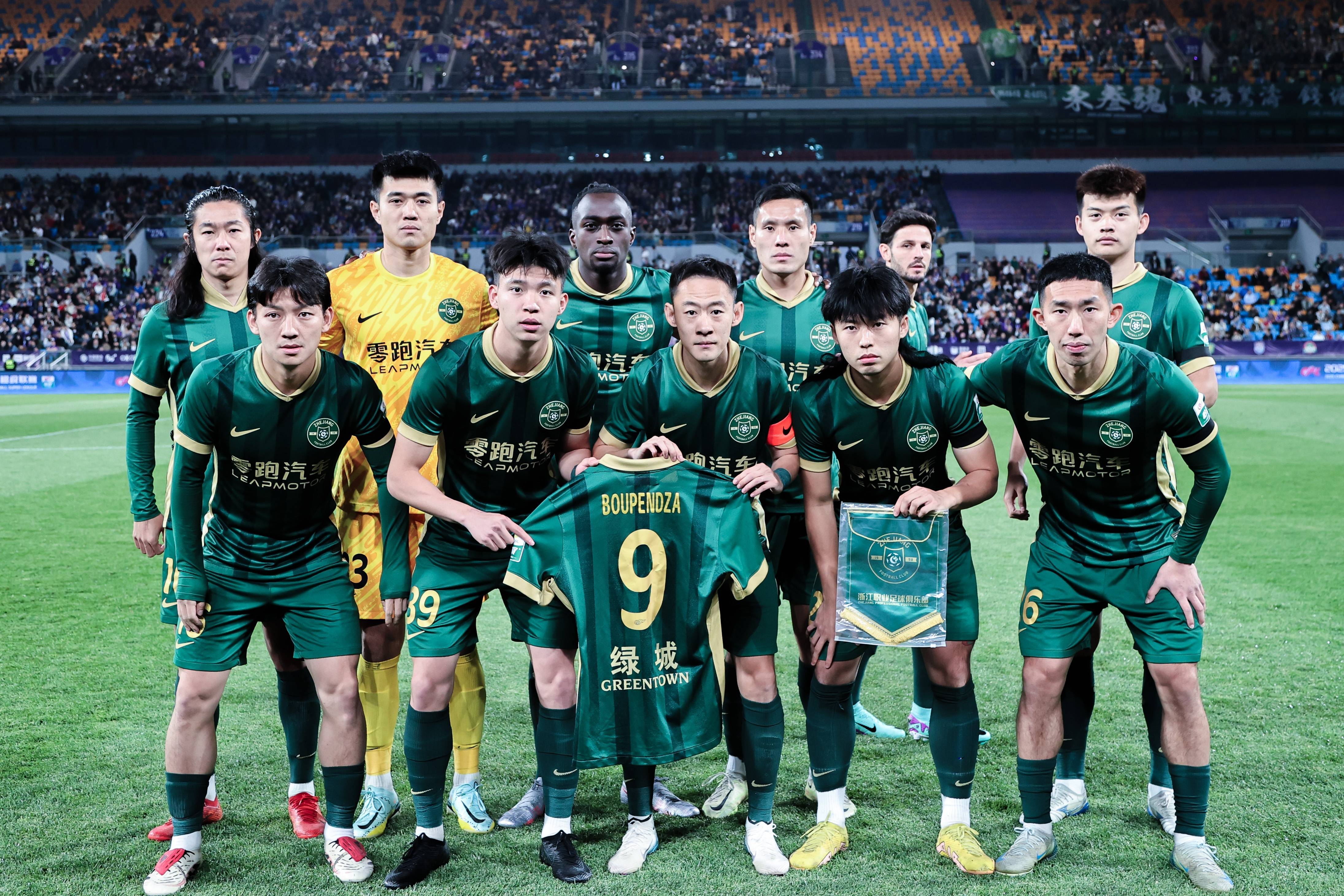 开云平台-激情四射：中超比赛球员竭尽全力，演绎一场场绝决之战的简单介绍