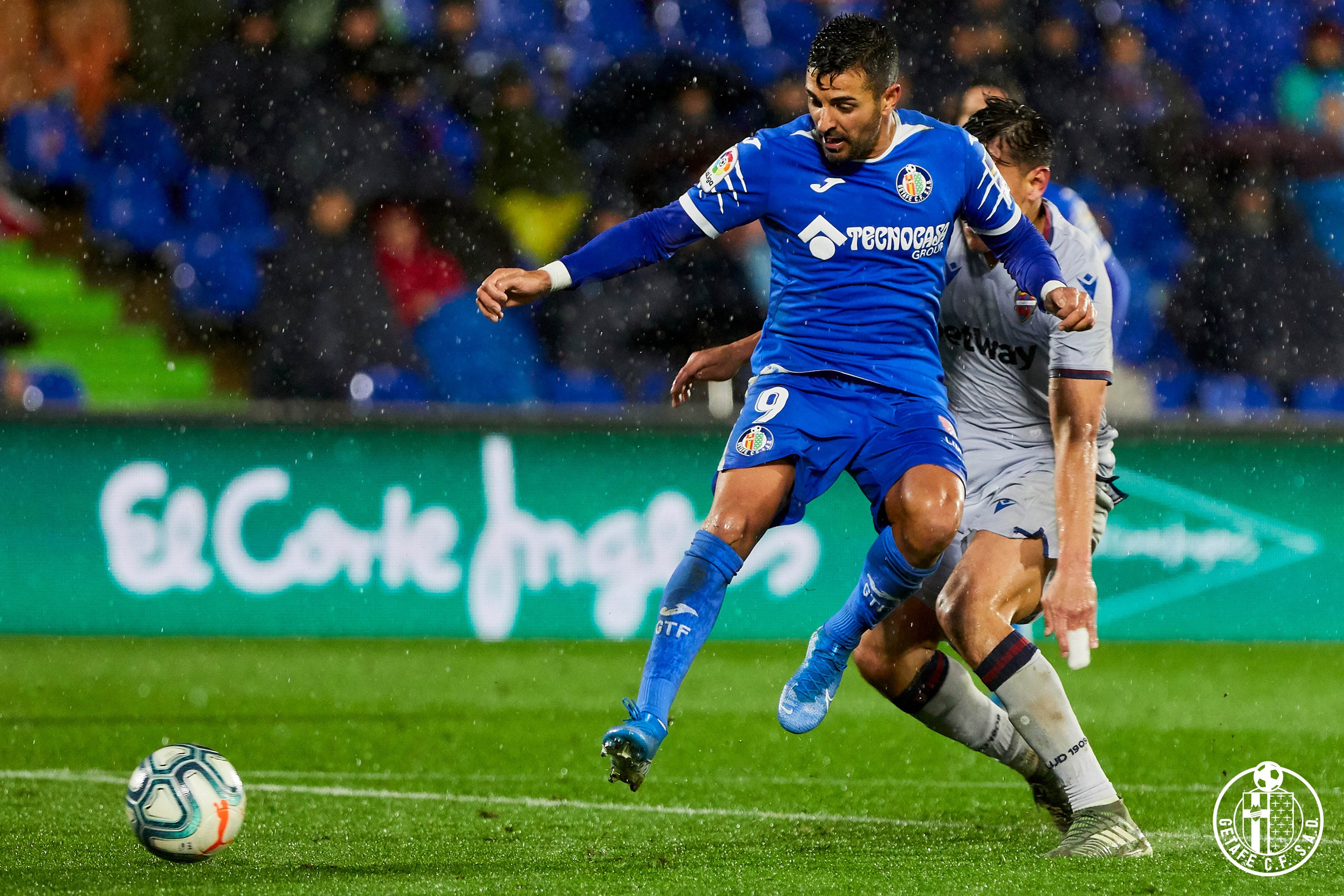 奥萨苏纳挑战赫塔菲,为胜利而战 奥萨苏纳挑战赫塔菲,为胜利而战