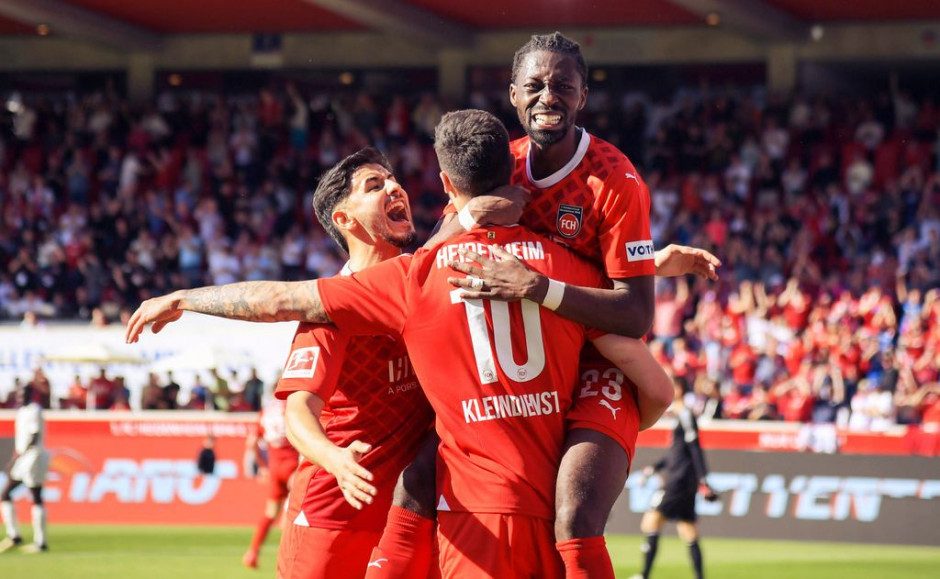 包含法国对阵瑞典，一场关键之战引发球迷期待的词条