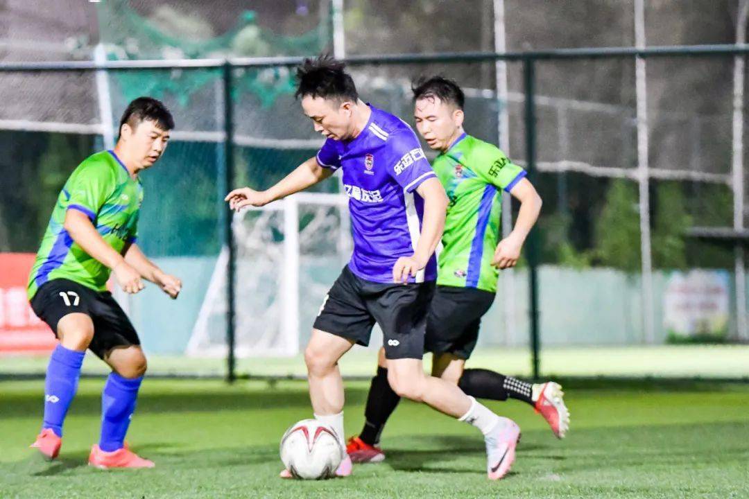 包含激烈角逐!争夺胜利的较量再次上演的词条 包含激烈角逐!争夺胜利的较量再次上演的词条