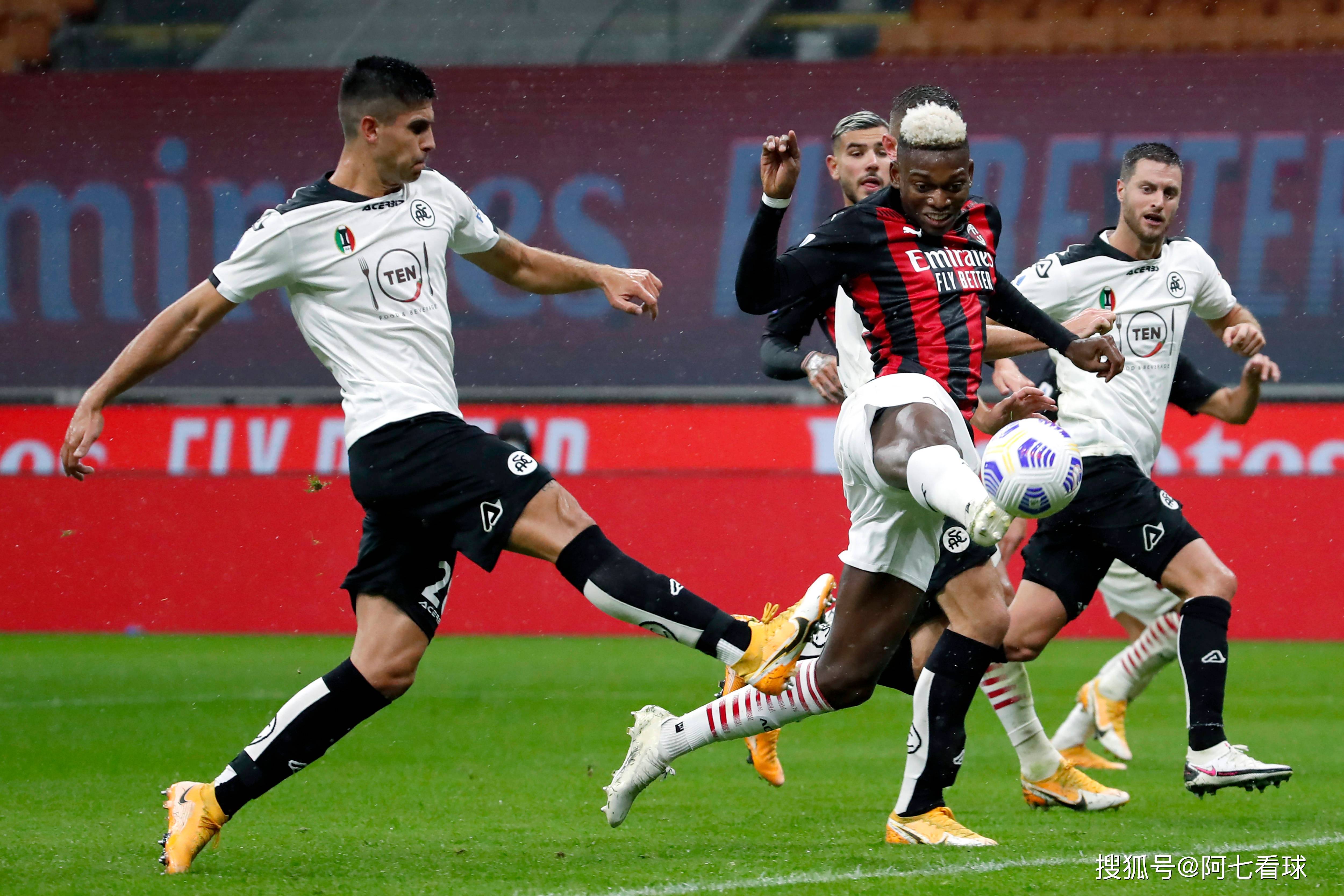 佩鲁贾主场险胜,凭借出色表现收下关键三分 佩鲁贾主场险胜,凭借出色表现收下关键三分