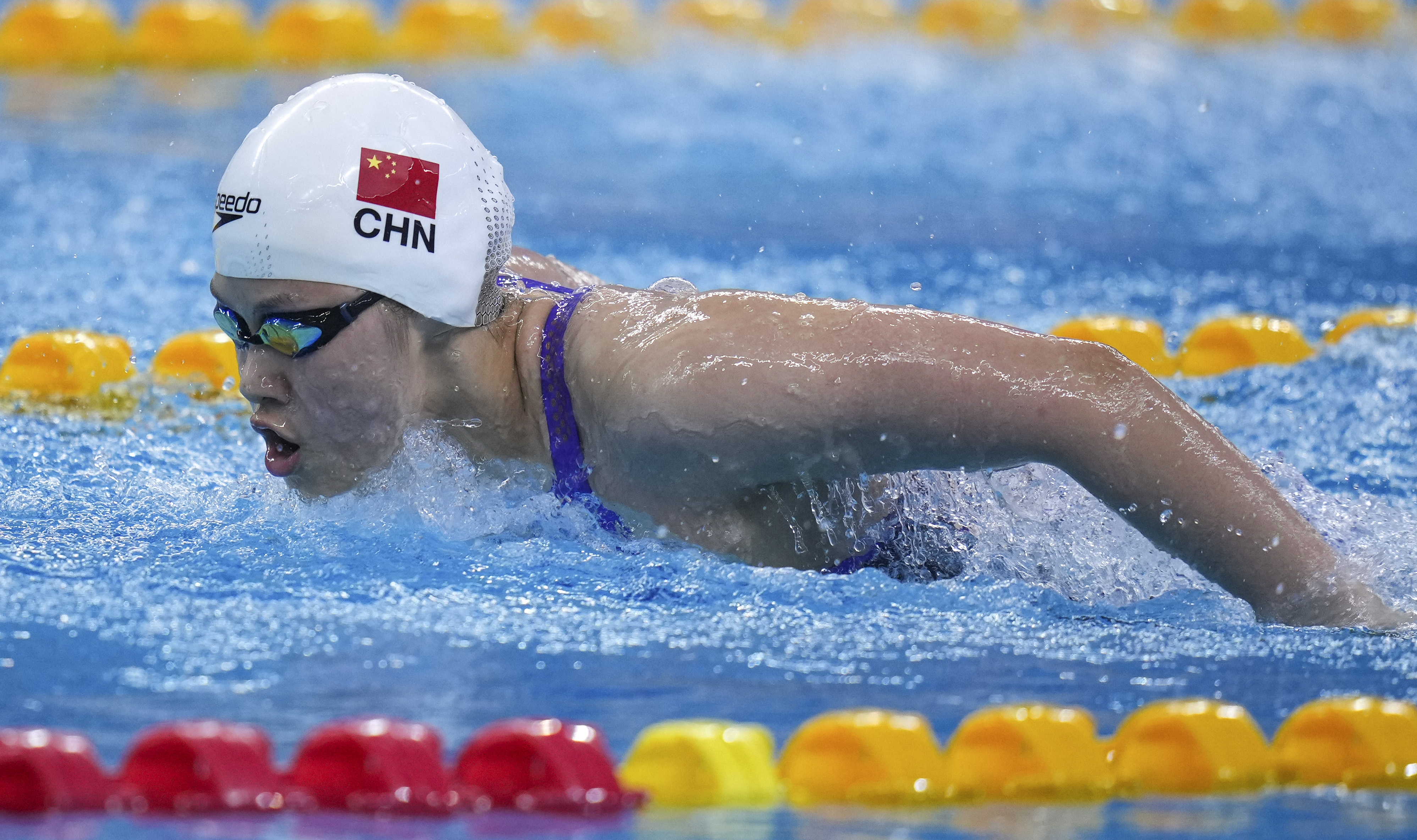 法国游泳冠军无往不胜,轻松夺得冠军 法国游泳冠军无往不胜,轻松夺得冠军