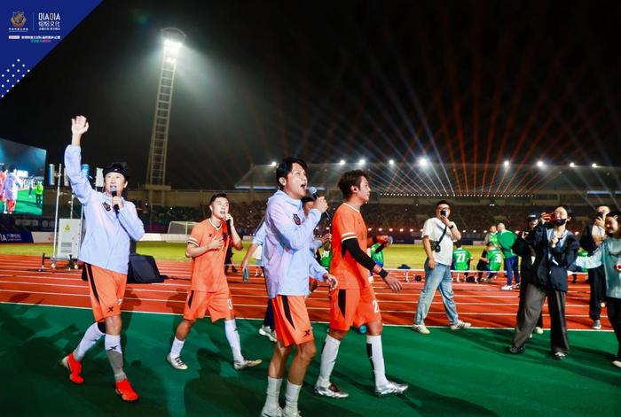 开云体育APP下载-足坛盛会，足球明星纷纷加盟！