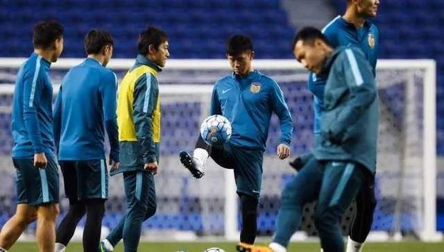 开云体育官方网站-大阪钢巴狂胜，晋级签眉无忧