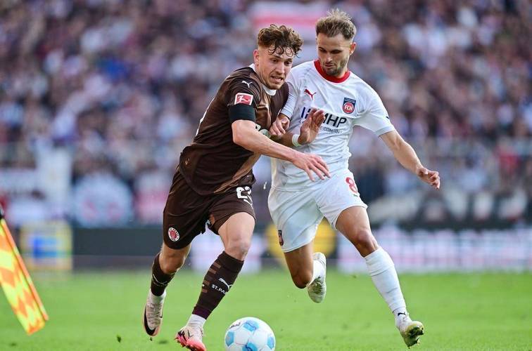 法兰克福客场大胜,取得卓越表现获得赞誉 法兰克福客场大胜,取得卓越表现获得赞誉