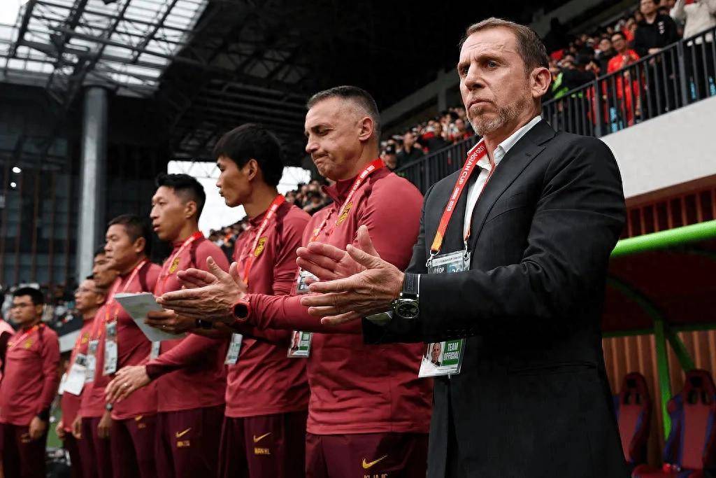 战术调整频繁更迭,欧洲豪门求得突破? 战术调整频繁更迭,欧洲豪门求得突破?