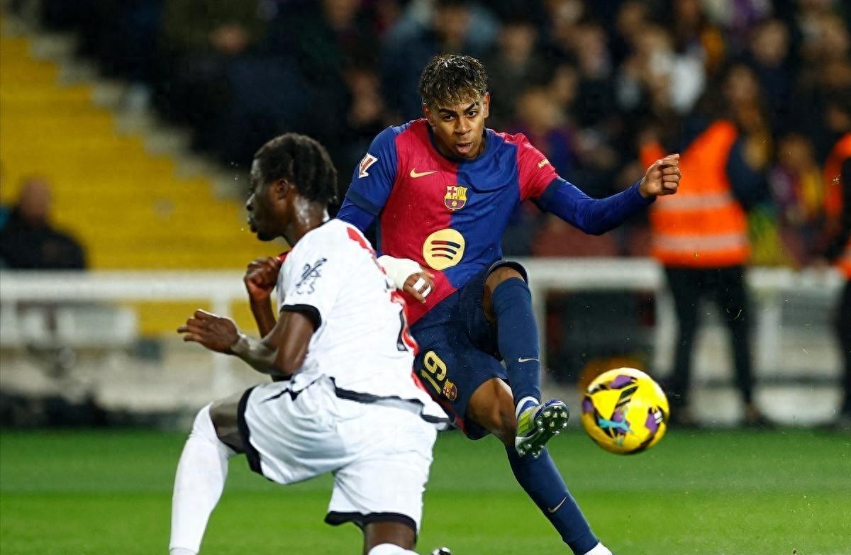 开云体育下载-巴萨攻击手状态神勇，助球队稳居榜首