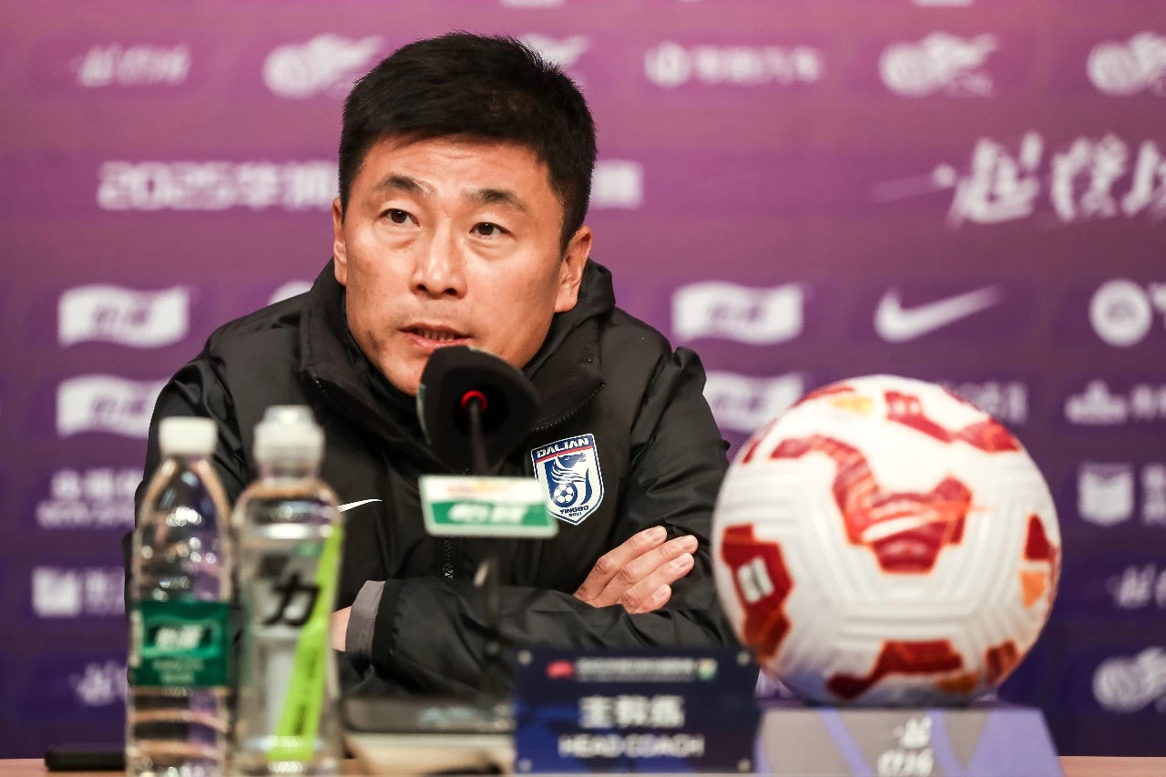 开云下载-包含杭州绿城豪取主场胜利，振奋士气的词条