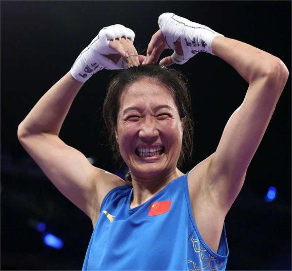 开云体育中国-波兰拳击选手轻松获胜，成功晋级八强