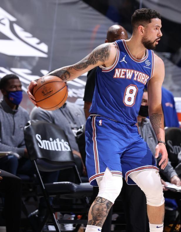 开云体育登录-爵士逆转勒索，继续胜利盘踞西部前列