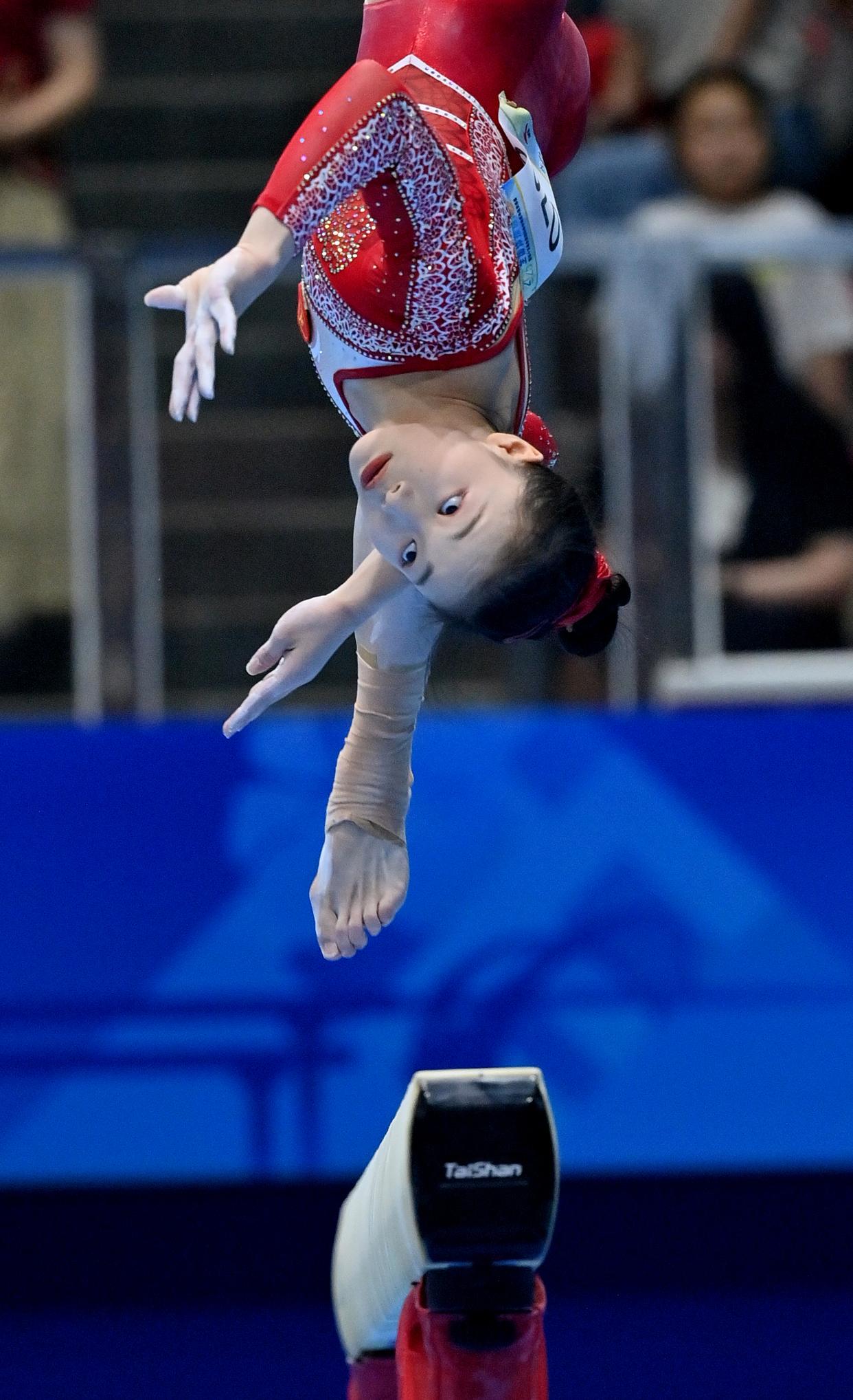 体操团体决赛惊险比赛收官,中国获亚军 体操团体决赛惊险比赛收官,中国获亚军