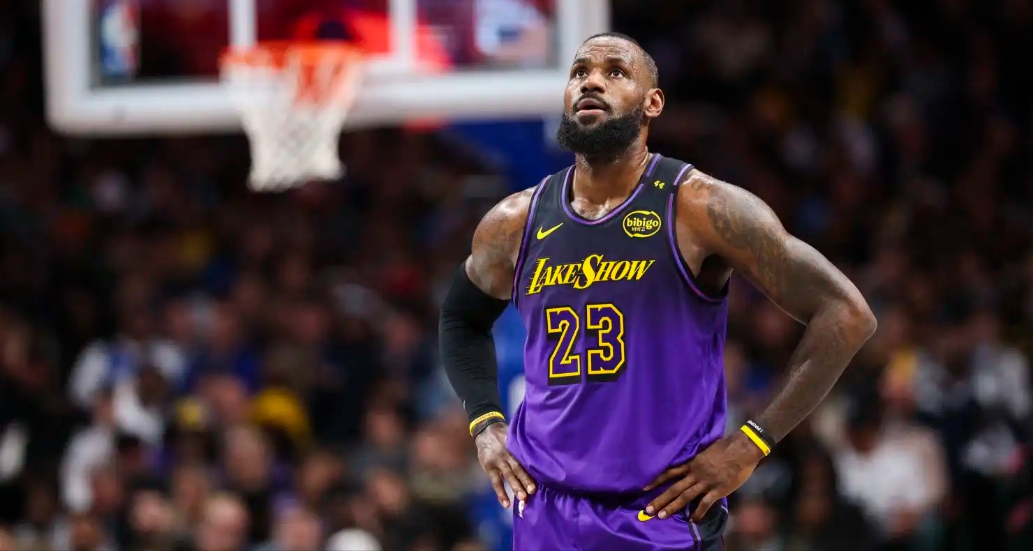 湖人主场大胜开拓者,詹姆斯35分再度完美表现 湖人主场大胜开拓者,詹姆斯35分再度完美表现