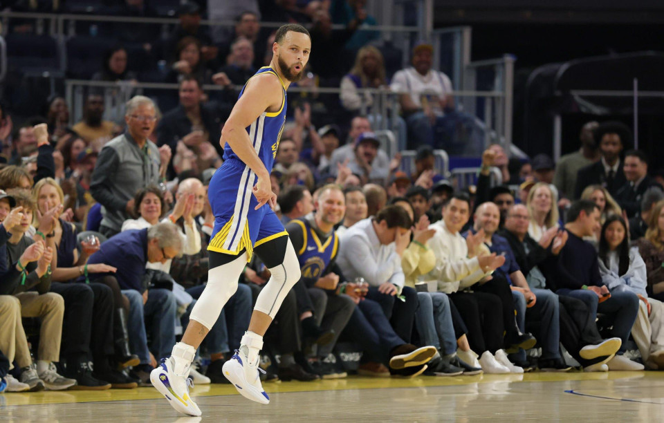 勇士战胜雷霆，库里单节14分燃爆全场的简单介绍