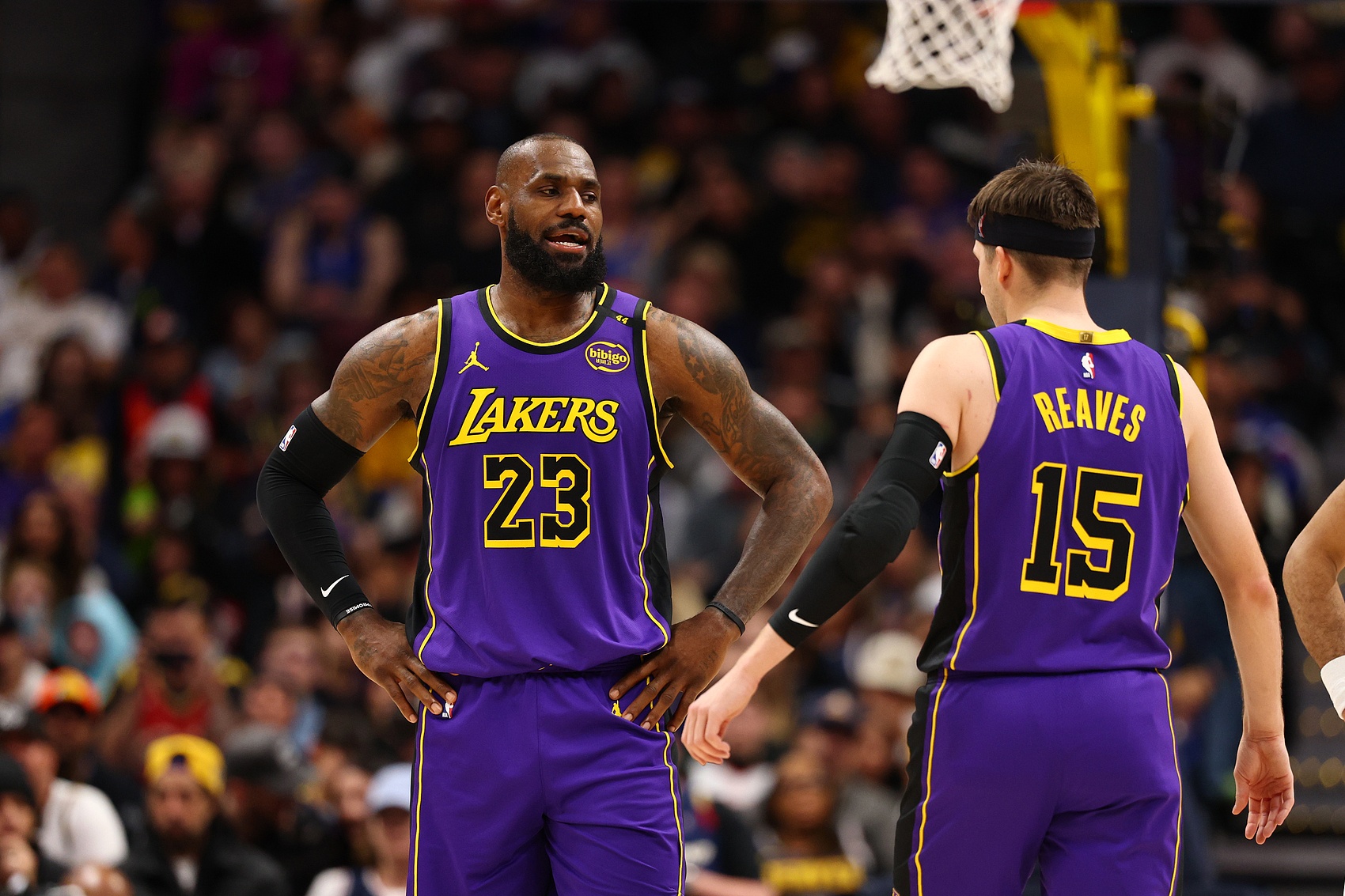 开云官网-湖人主场击败76人，取得总冠军