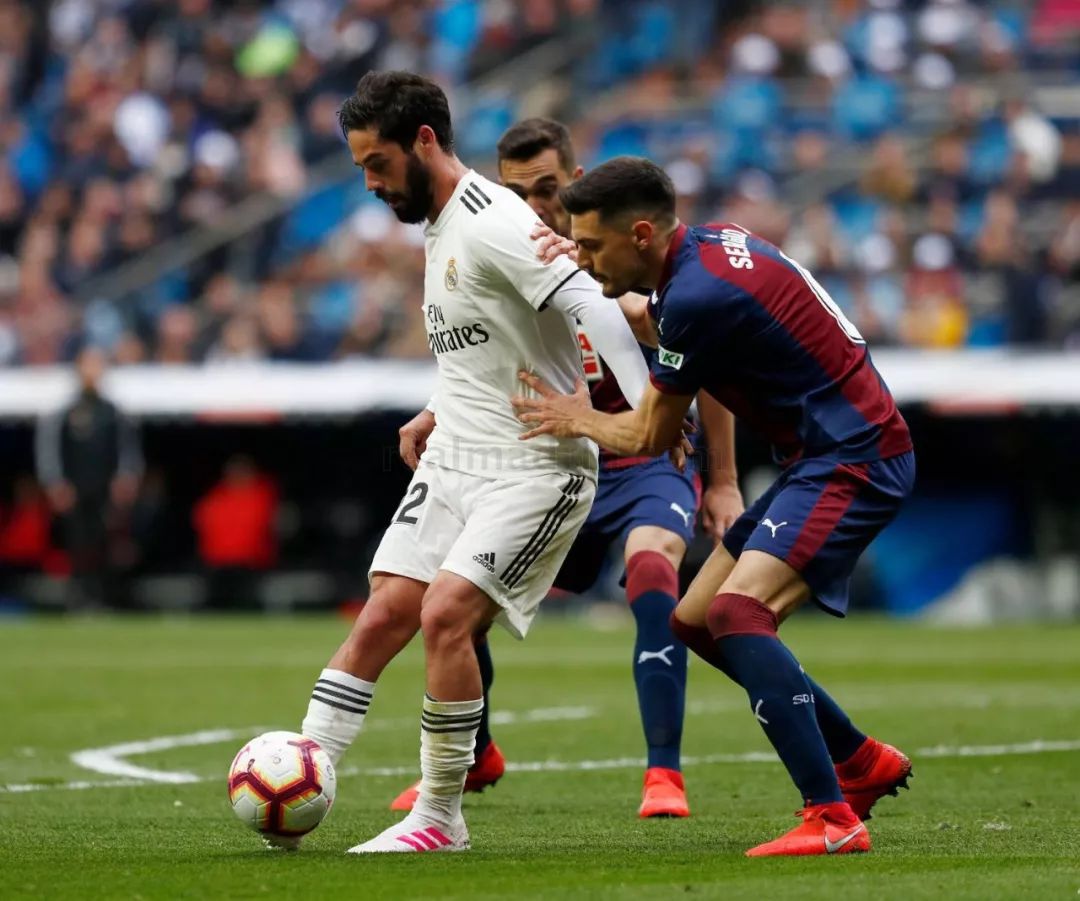 赫雷斯主场1比2落败于皇马,遭受失利 赫雷斯主场1比2落败于皇马,遭受失利