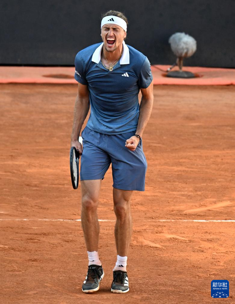 戴维斯杯绝杀美网,兹维列夫高光表现 戴维斯杯绝杀美网,兹维列夫高光表现